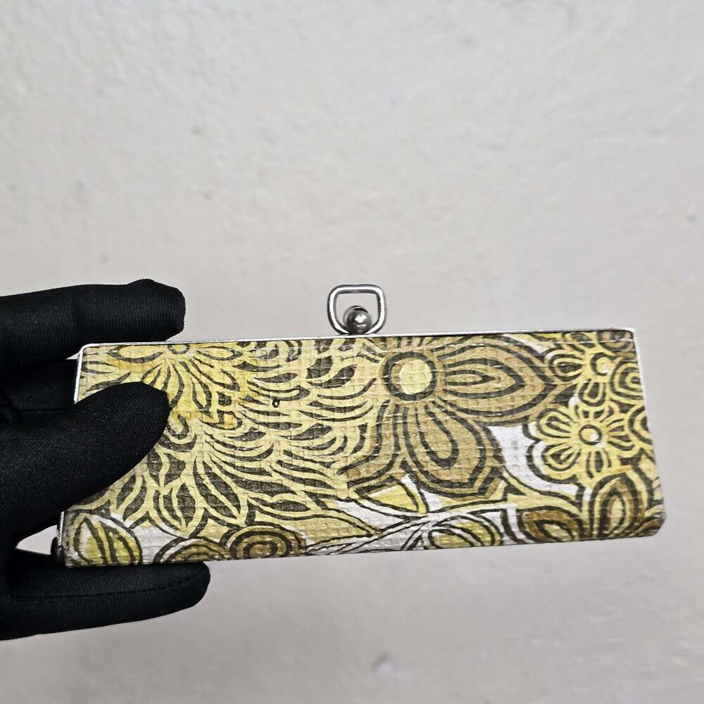 Vintage Mid-Century Hard Shell Case with Black and Yellow Floral Pattern - Picture 5 of 8